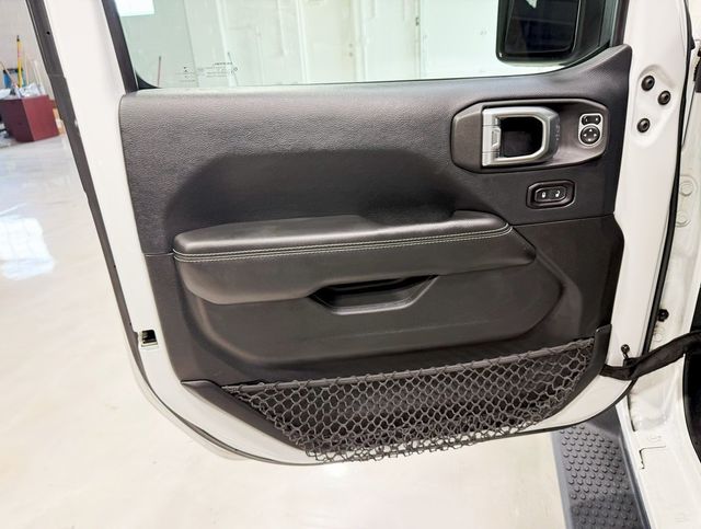 2018 Jeep Wrangler Unlimited Sahara photo 35