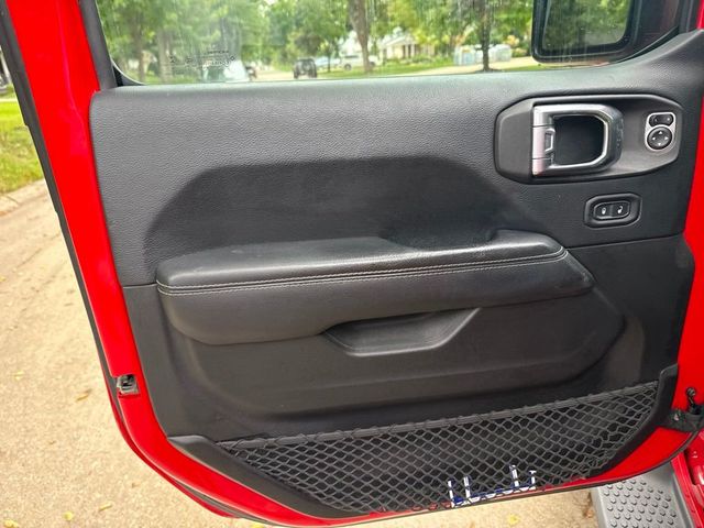 2018 Jeep Wrangler Unlimited Sahara 4x4 - 23075880 - 12