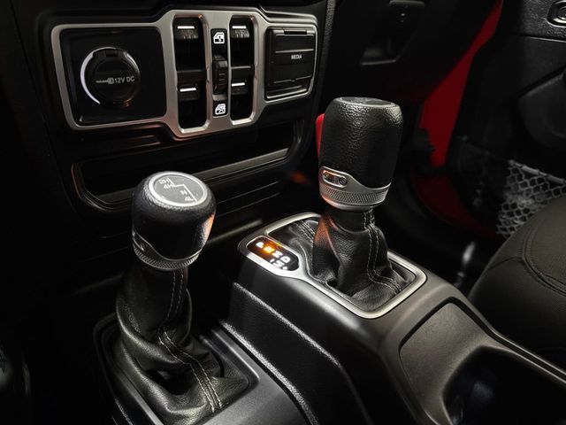 2018 Jeep Wrangler Unlimited Sahara 4x4 - 23075880 - 21