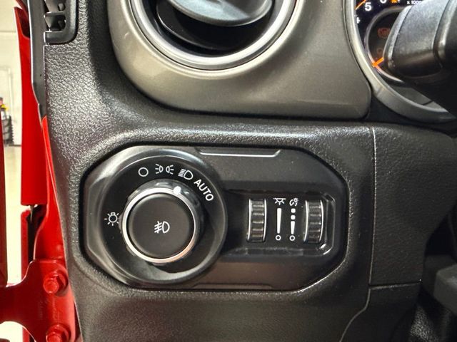 2018 Jeep Wrangler Unlimited Sahara 4x4 - 23075880 - 23