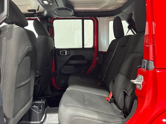 2018 Jeep Wrangler Unlimited Sahara 4x4 - 23075880 - 25