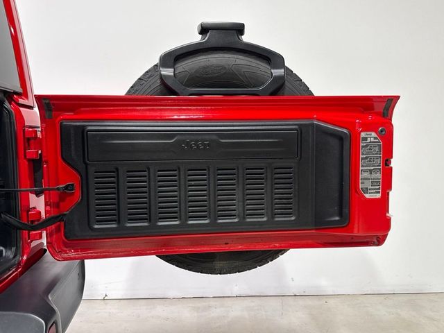 2018 Jeep Wrangler Unlimited Sahara 4x4 - 23075880 - 29