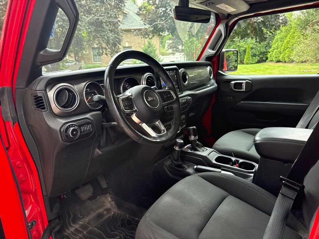 2018 Jeep Wrangler Unlimited Sahara 4x4 - 23075880 - 8