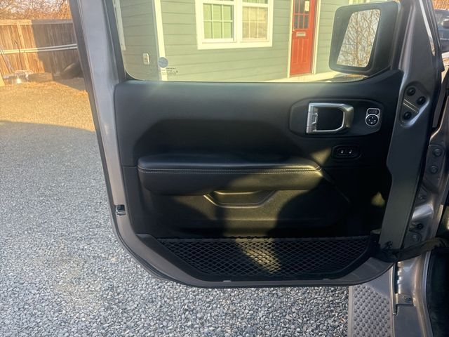 2018 Jeep Wrangler Unlimited Sahara 4x4 - 22969144 - 16