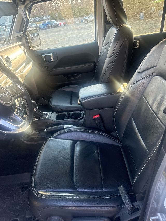 2018 Jeep Wrangler Unlimited Sahara 4x4 - 22969144 - 17