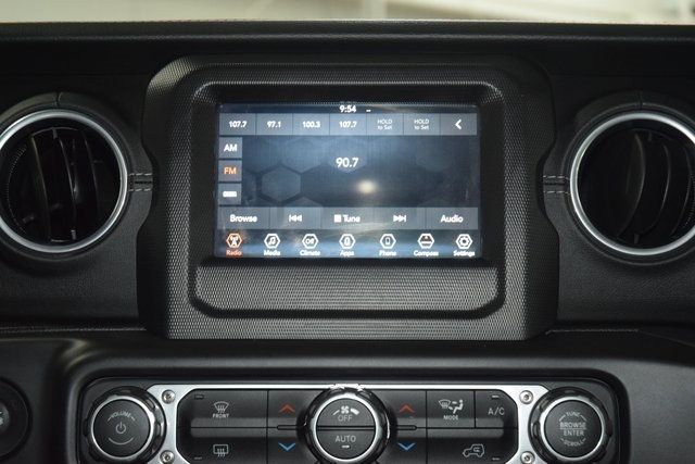 2018 Jeep Wrangler Unlimited Sahara 4x4 - 22969144 - 31