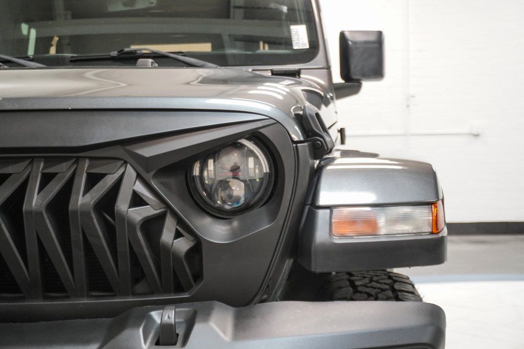 2018 Jeep Wrangler Unlimited Sahara photo 12