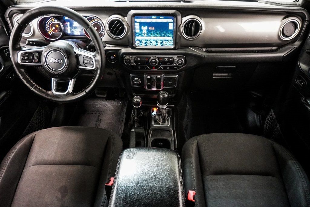 2018 Jeep Wrangler Unlimited Sahara photo 21