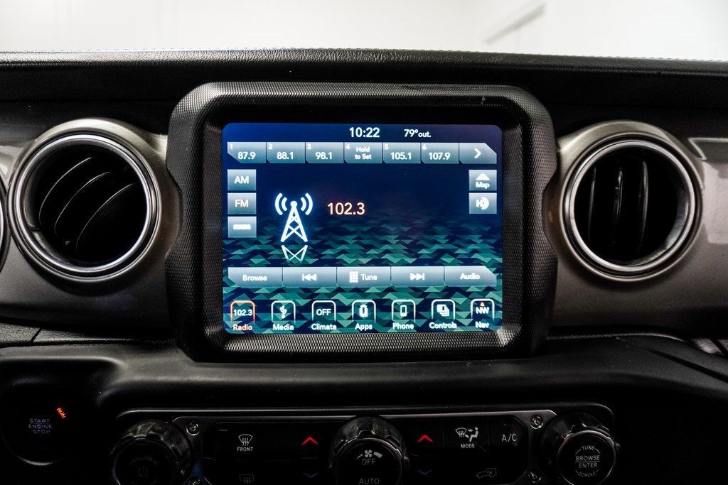2018 Jeep Wrangler Unlimited Sahara photo 31