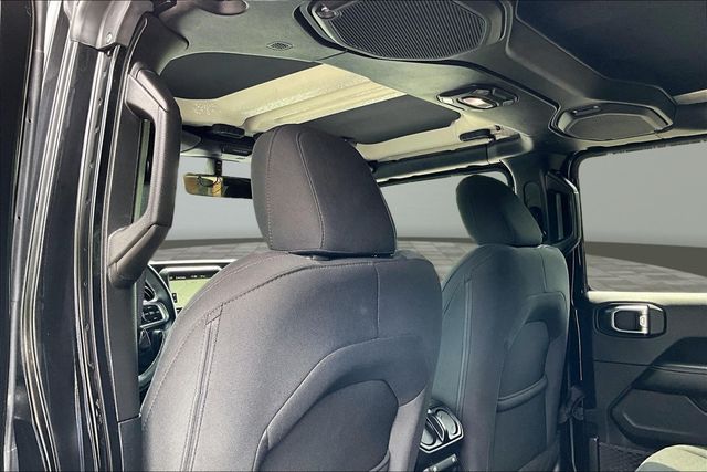 2018 Jeep Wrangler Unlimited Sahara 4x4 - 23054187 - 17