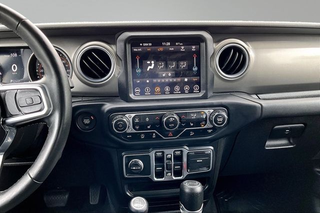 2018 Jeep Wrangler Unlimited Sahara 4x4 - 23054187 - 23