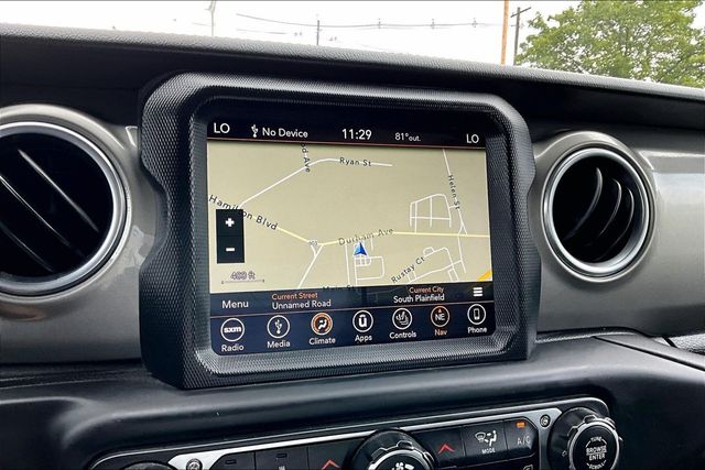 2018 Jeep Wrangler Unlimited Sahara 4x4 - 23054187 - 25