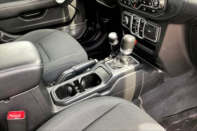 2018 Jeep Wrangler Unlimited Sahara 4x4 - 23054187 - 30