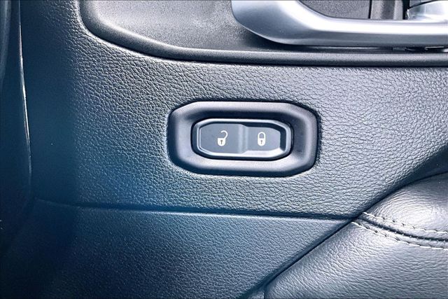 2018 Jeep Wrangler Unlimited Sahara 4x4 - 23054187 - 31