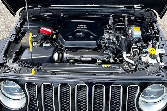2018 Jeep Wrangler Unlimited Sahara 4x4 - 23054187 - 38