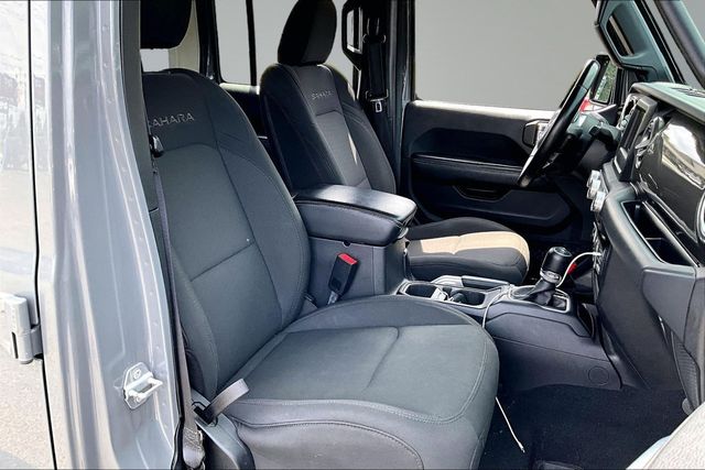 2018 Jeep Wrangler Unlimited Sahara 4x4 - 23070203 - 13