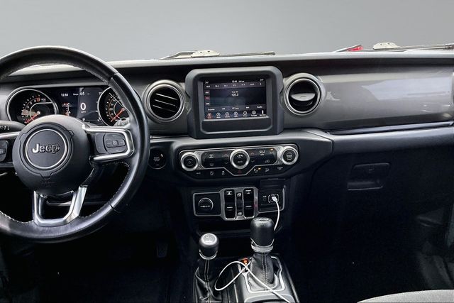 2018 Jeep Wrangler Unlimited Sahara 4x4 - 23070203 - 24
