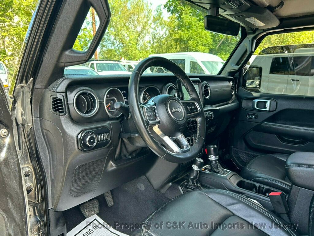2018 Jeep Wrangler Unlimited Sahara photo 18