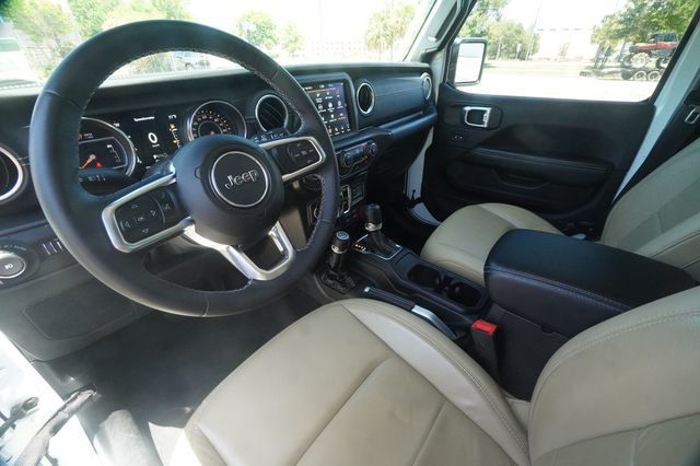 2018 Jeep Wrangler Unlimited Sahara 4x4 - 23033508 - 13