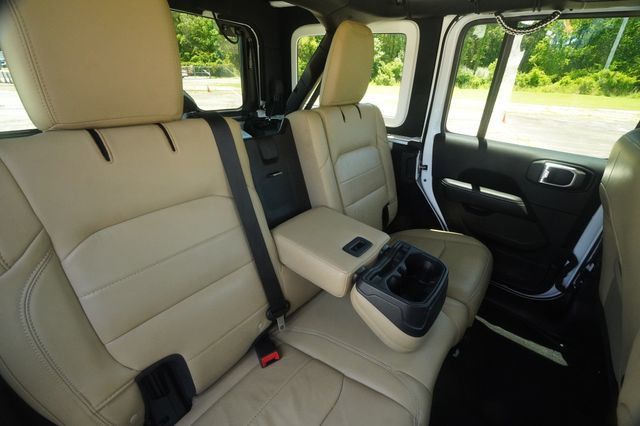 2018 Jeep Wrangler Unlimited Sahara 4x4 - 23033508 - 16