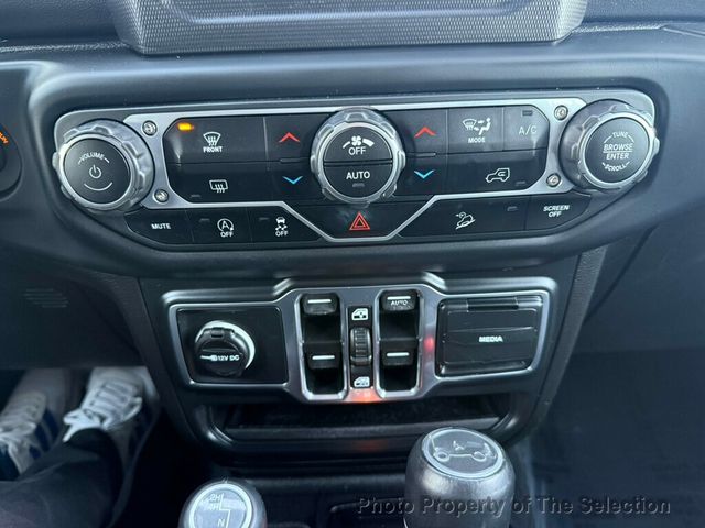 2018 Jeep Wrangler Unlimited SAHARA 4X4 W/ 3-PEICE HARD TOP - 22973887 - 28