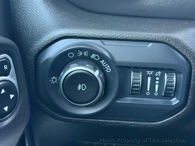 2018 Jeep Wrangler Unlimited SAHARA 4X4 W/ 3-PEICE HARD TOP - 22973887 - 30