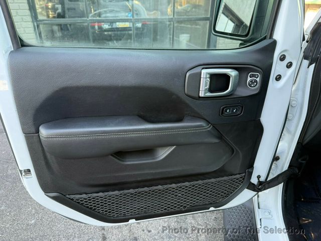 2018 Jeep Wrangler Unlimited SAHARA 4X4 W/ 3-PEICE HARD TOP - 22973887 - 31