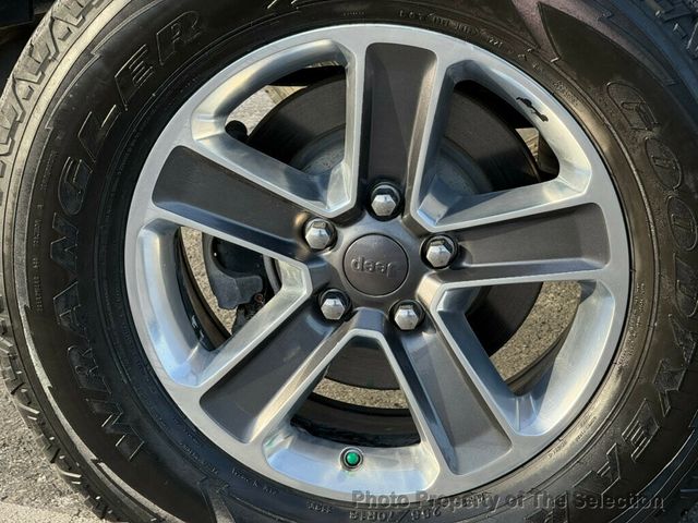 2018 Jeep Wrangler Unlimited SAHARA 4X4 W/ 3-PEICE HARD TOP - 22973887 - 38