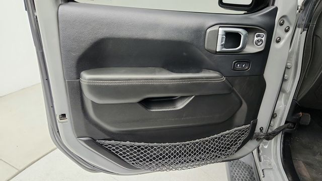 2018 Jeep Wrangler Unlimited Sahara 4x4 w/ Alpine Audio, Hardtop, 18'' Wheels & LED Lighting - 22950897 - 9