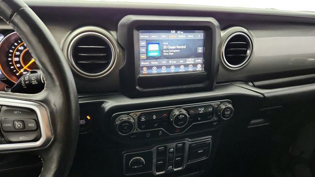 2018 Jeep Wrangler Unlimited Sahara 4x4 w/ Alpine Audio, Hardtop, 18'' Wheels & LED Lighting - 22950897 - 16