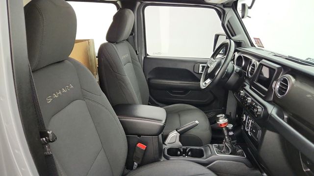 2018 Jeep Wrangler Unlimited Sahara 4x4 w/ Alpine Audio, Hardtop, 18'' Wheels & LED Lighting - 22950897 - 22