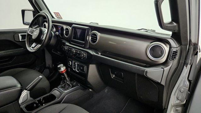 2018 Jeep Wrangler Unlimited Sahara 4x4 w/ Alpine Audio, Hardtop, 18'' Wheels & LED Lighting - 22950897 - 23