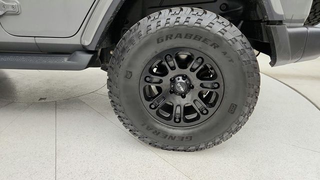 2018 Jeep Wrangler Unlimited Sahara 4x4 w/ Alpine Audio, Hardtop, 18'' Wheels & LED Lighting - 22950897 - 8