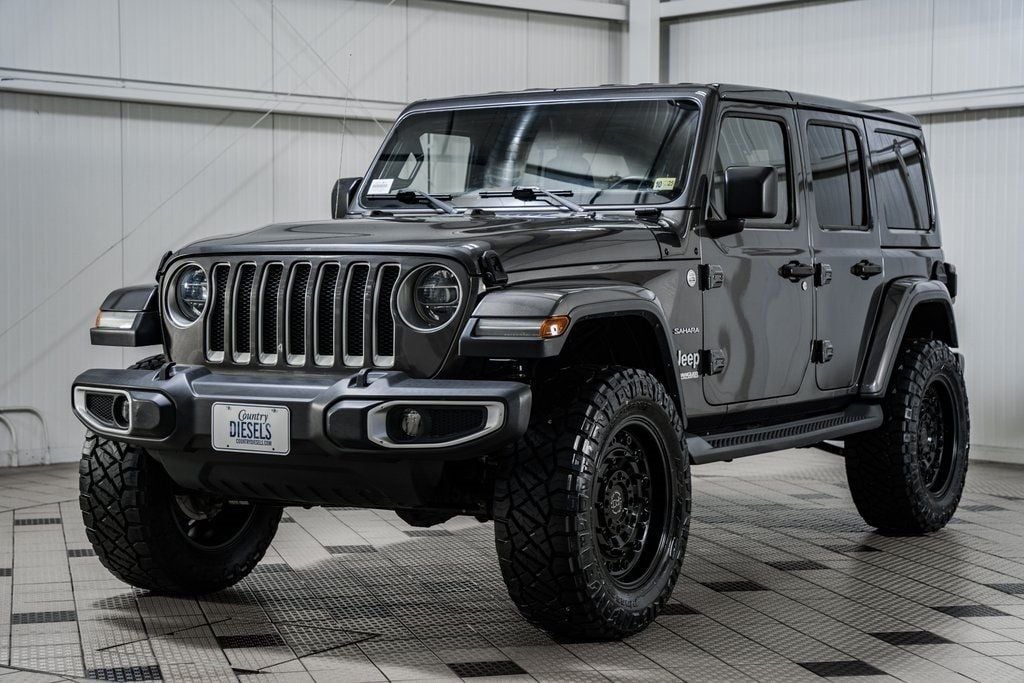 2018 Jeep Wrangler Unlimited Sahara Lifted - 22625901 - 2