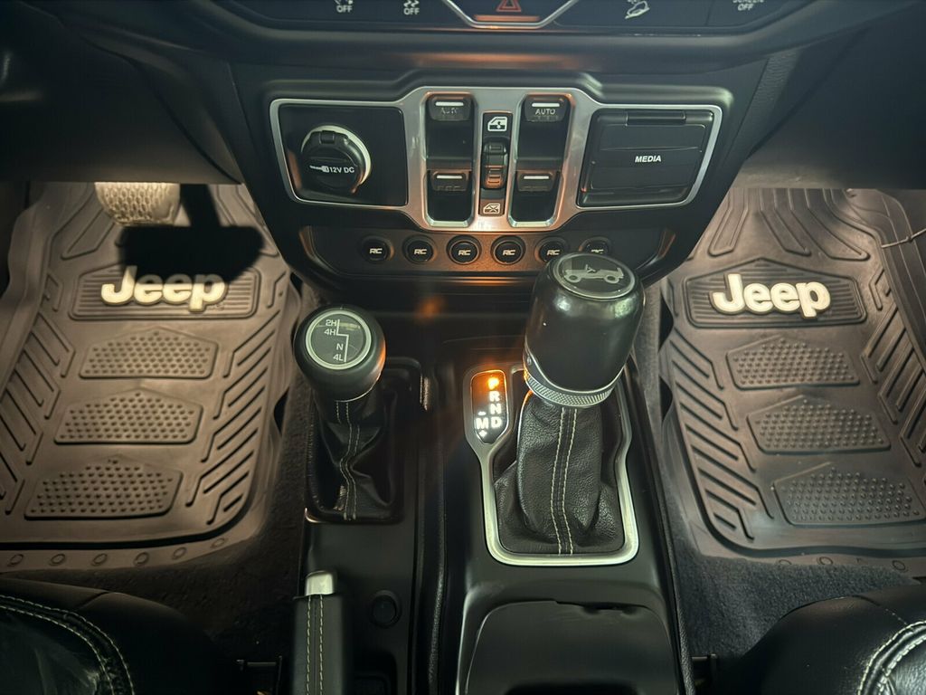 2018 Jeep Wrangler Unlimited Sahara Pkg/LeatherSeats/3" Fox Lift/XRC Front Bumper/Rear Camera - 23074407 - 13