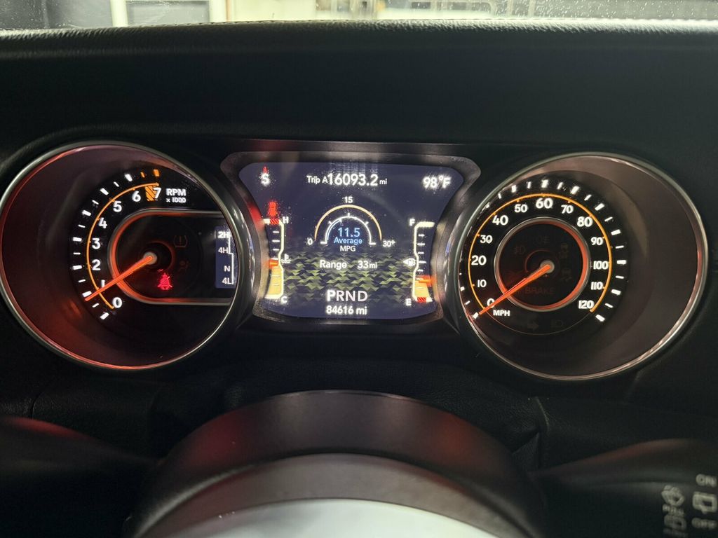 2018 Jeep Wrangler Unlimited Sahara Pkg/LeatherSeats/3" Fox Lift/XRC Front Bumper/Rear Camera - 23074407 - 15
