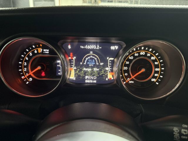 2018 Jeep Wrangler Unlimited Sahara Pkg/LeatherSeats/3" Fox Lift/XRC Front Bumper/Rear Camera - 23074407 - 15