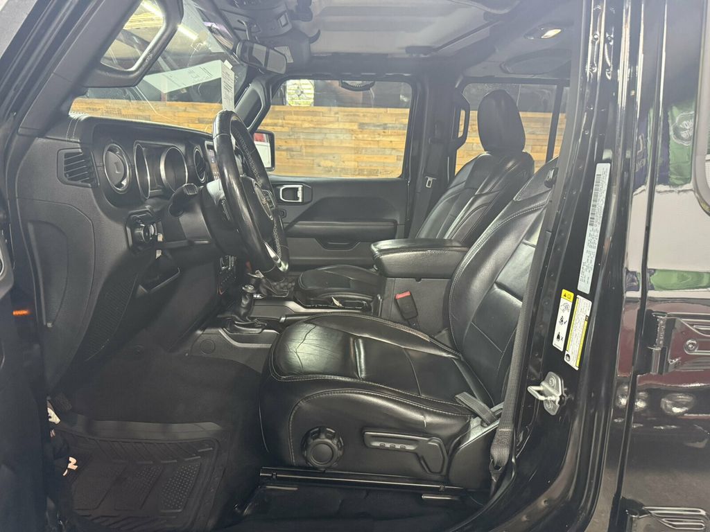 2018 Jeep Wrangler Unlimited Sahara Pkg/LeatherSeats/3" Fox Lift/XRC Front Bumper/Rear Camera - 23074407 - 17