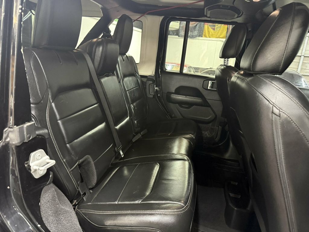2018 Jeep Wrangler Unlimited Sahara Pkg/LeatherSeats/3" Fox Lift/XRC Front Bumper/Rear Camera - 23074407 - 26