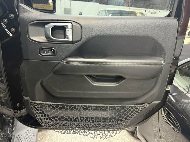 2018 Jeep Wrangler Unlimited Sahara Pkg/LeatherSeats/3" Fox Lift/XRC Front Bumper/Rear Camera - 23074407 - 27