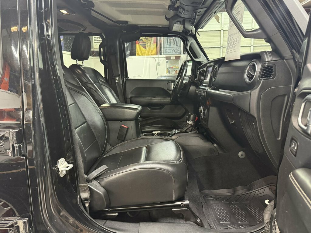 2018 Jeep Wrangler Unlimited Sahara Pkg/LeatherSeats/3" Fox Lift/XRC Front Bumper/Rear Camera - 23074407 - 28