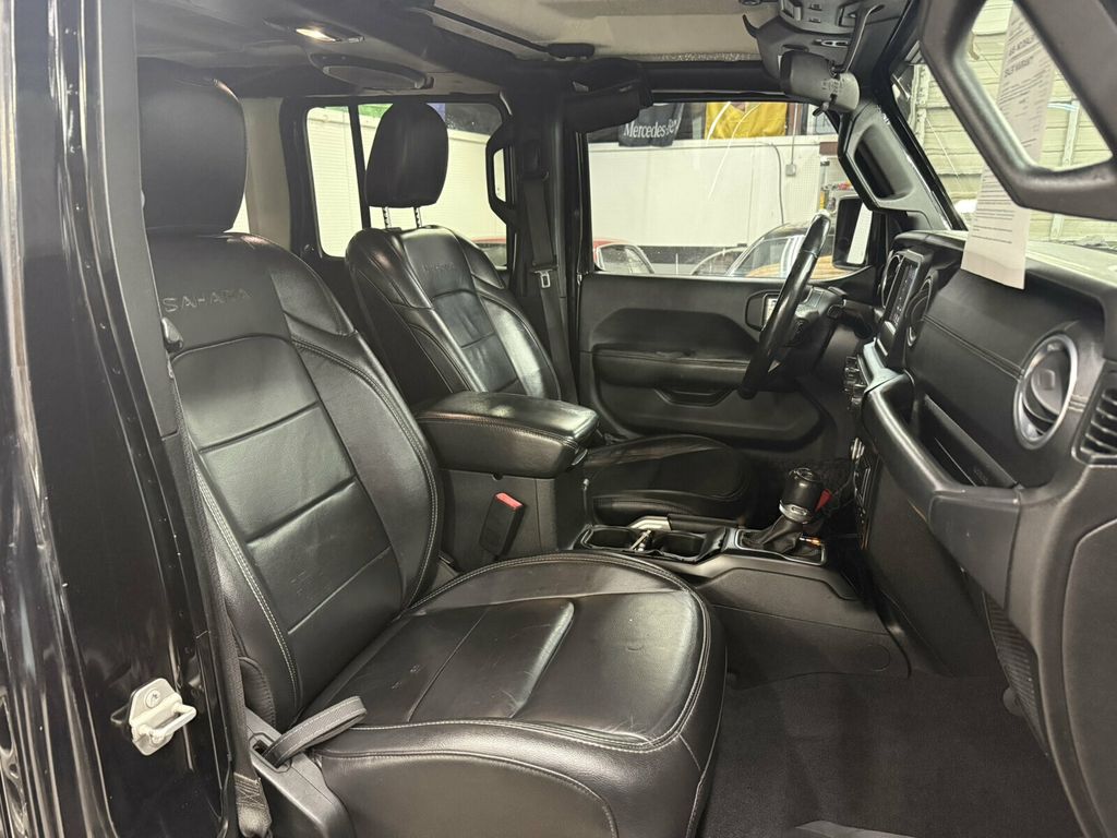 2018 Jeep Wrangler Unlimited Sahara Pkg/LeatherSeats/3" Fox Lift/XRC Front Bumper/Rear Camera - 23074407 - 29