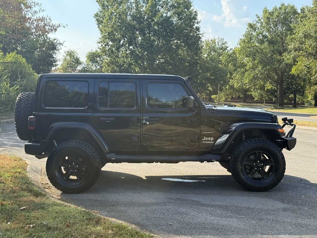 2018 Jeep Wrangler Unlimited Sahara Pkg/LeatherSeats/3" Fox Lift/XRC Front Bumper/Rear Camera - 23074407 - 6