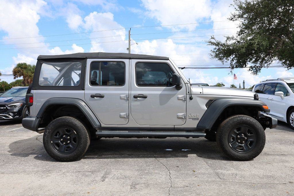 2018 Jeep Wrangler Unlimited Sport photo 3