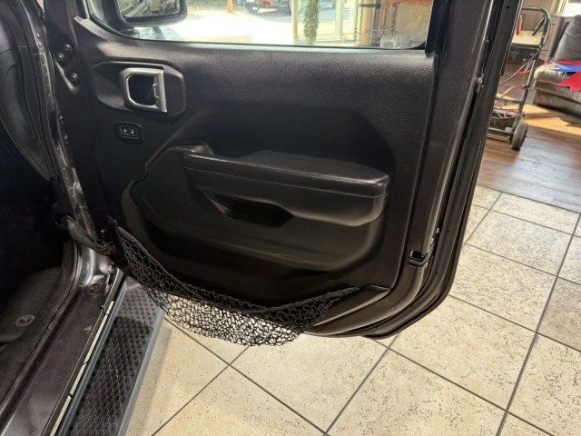 2018 Jeep Wrangler Unlimited Sport - 22990565 - 24