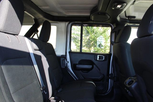 2018 Jeep Wrangler Unlimited Sport 4x4 4dr SUV (midyear release) - 22917083 - 13