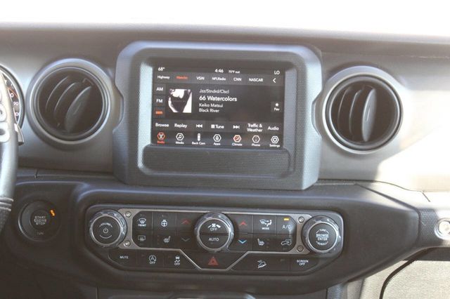 2018 Jeep Wrangler Unlimited Sport 4x4 4dr SUV (midyear release) - 22917083 - 19