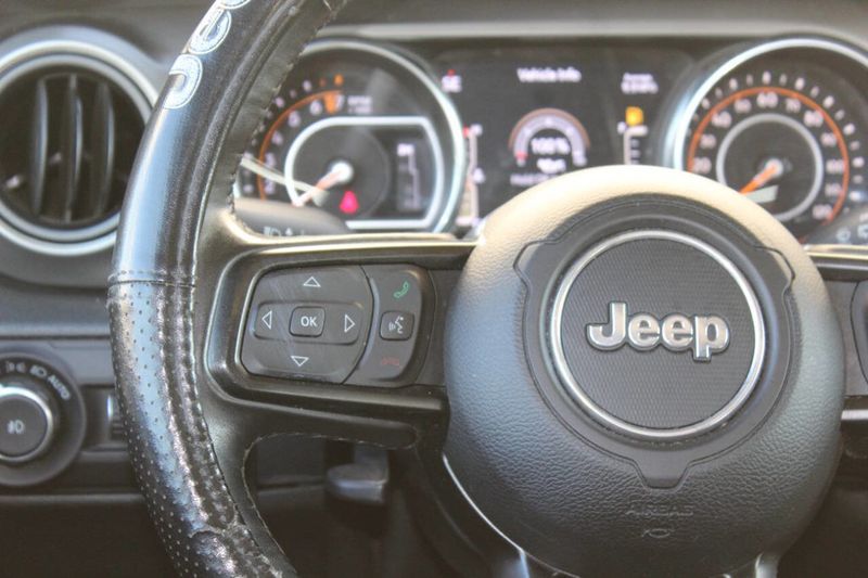 2018 Jeep Wrangler Unlimited Sport 4x4 4dr SUV (midyear release) - 22917083 - 22