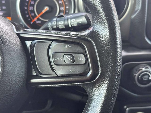 2018 Jeep Wrangler Unlimited Sport 4x4 4dr SUV (midyear release) - 23055256 - 31