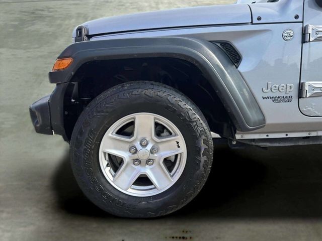 2018 Jeep Wrangler Unlimited Sport 4x4 4dr SUV (midyear release) - 23055256 - 40